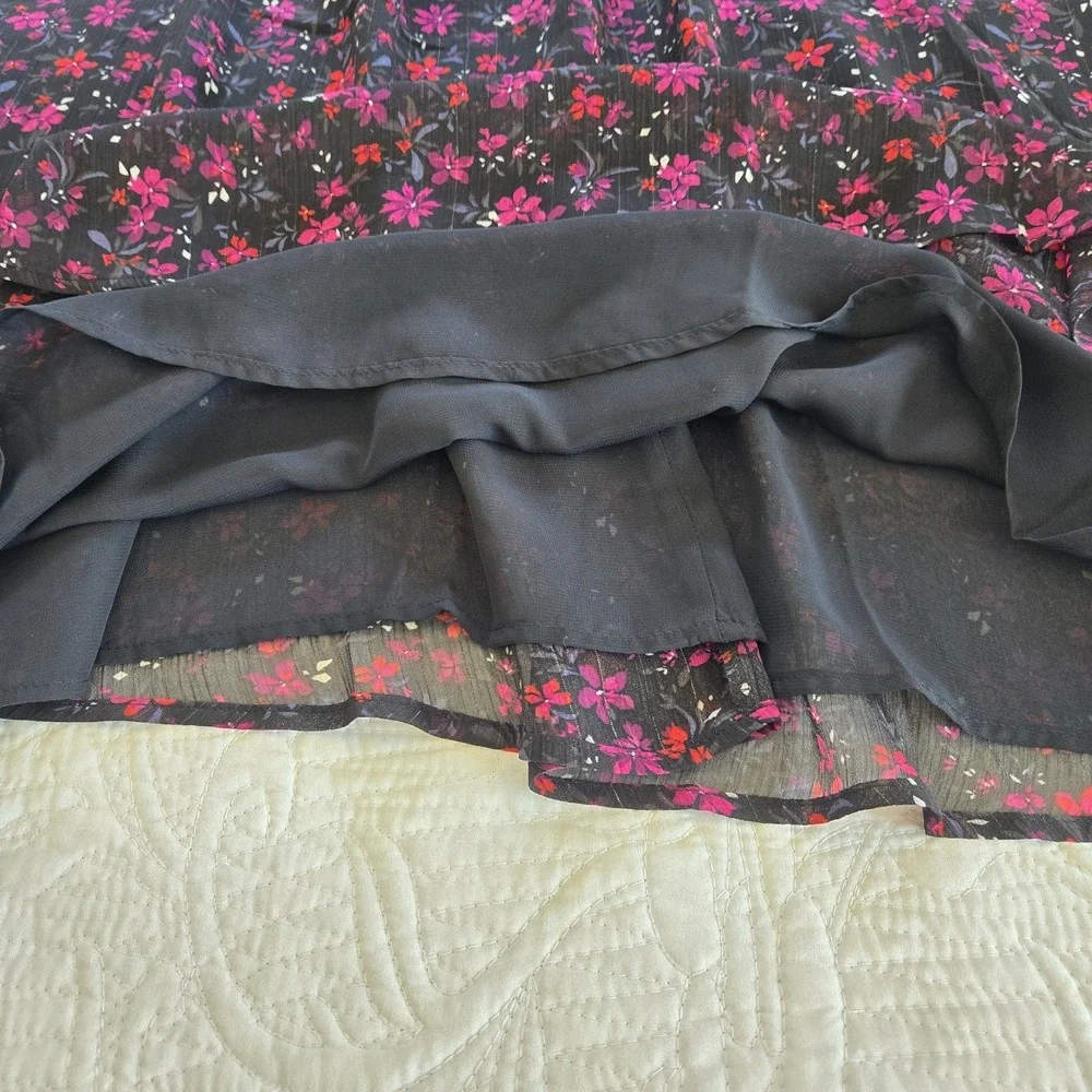 NWT Torrid Crinkle Lurex Chiffon Halter Top Black Floral‎ Flowy Bow 3X 22-24 - Picture 5 of 12